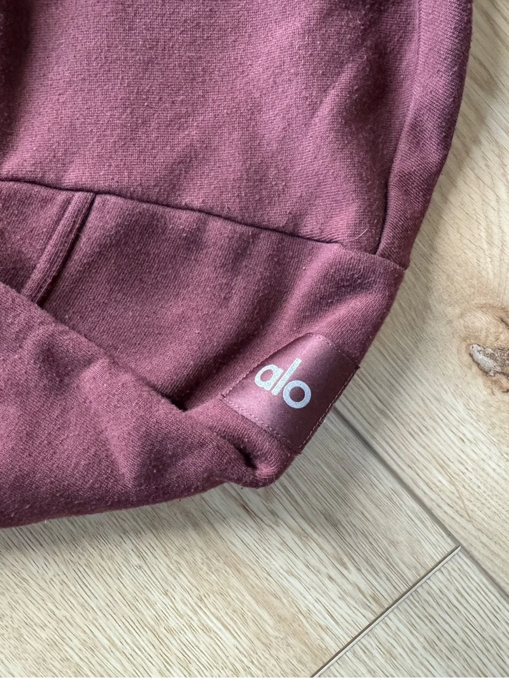 alo yoga brown maroon cropped sweatshirt